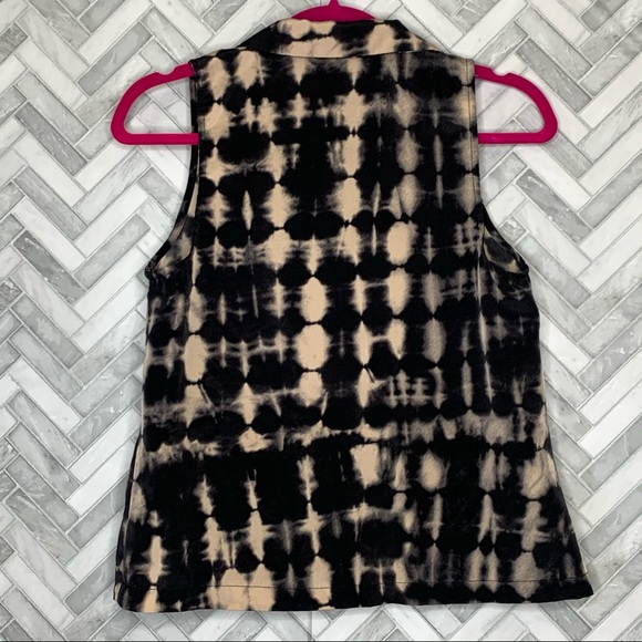 Audrey 3+1 reverse tie dye vest. - Picture 3 of 3